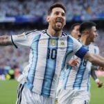بعد الهاتريك التاريخي.. مدرب الجزائر ينحني لميسي: ما يفعله إعجاز كروي