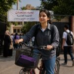 الغش وصل للمراوح اليدوية! التعليم بتشدد على تفتيش مراوح الطلاب في امتحان الفيزياء والتاريخ
