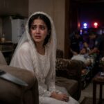 «شيشة وألماس على البحر».. محمد رمضان يُشعل مواقع التواصل بأحدث ظهور مع زوجته